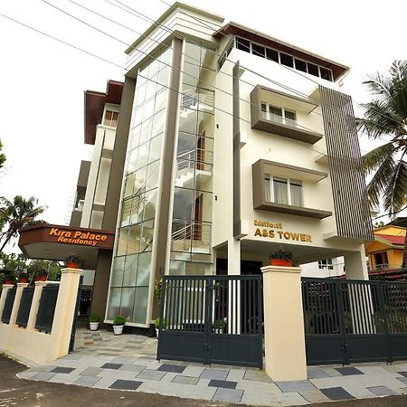 Kira Palace Residency Hotel Ernakulam Exterior photo